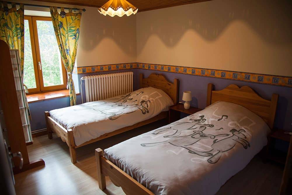 House sleeps 10 4 * in Villard-de-Lans, Parc naturel régional du Vercors