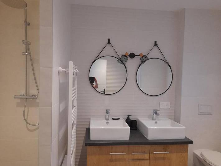 Gîte pour 2 personnes, avec vue et jardin à Pressins - 2