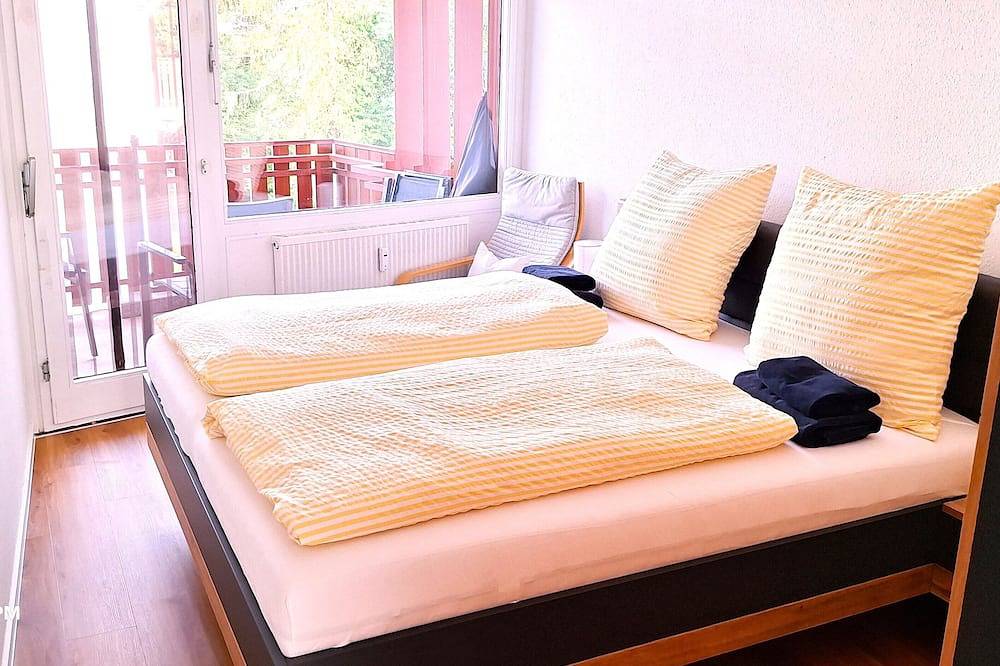 Ganze Wohnung, Fewo Falkennest - Gemütliches \"Nest\" in Ferienanlage am Schluchsee mit Pool in Schluchsee, Südschwarzwald