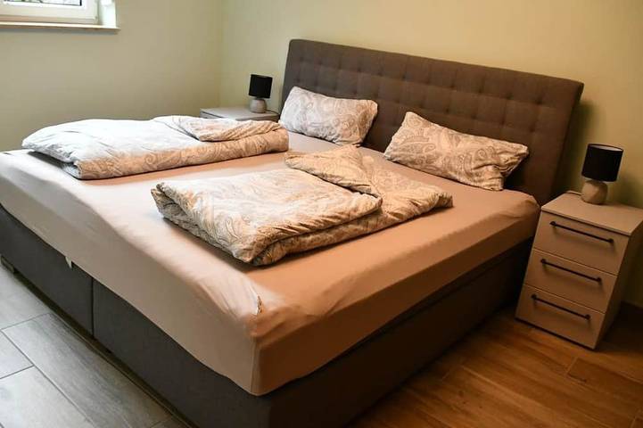 Ganze Wohnung, Ahr - Ferienwohnungen Weingut Kriechel in Ahrweiler, Bad Neuenahr