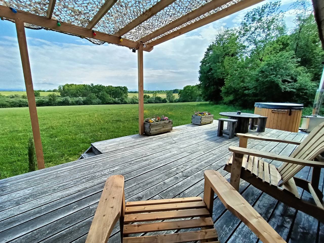 Hütte „Robin Hood“ mit privater Terrasse und nordischem Bad in Saarburg (Frankreich)