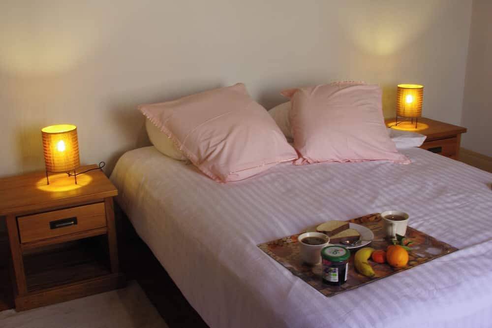 Gîte les Meulots, isolated in the Morvan nature park in Blanot, Beaune region