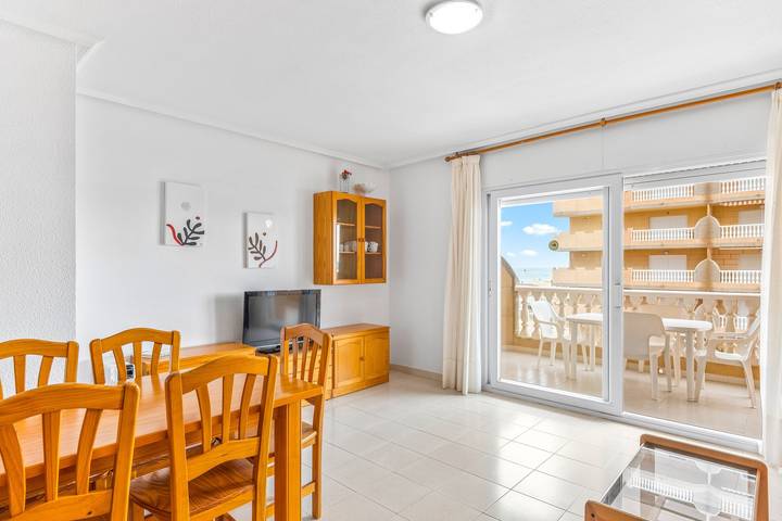 Apartamento entero, Apartamento 'Castillo De Mar F2 Torre Norte 5a' con vistas al mar, piscina compartida y Wi-Fi in Playa El Arenal/Playa Pedrucho (La Manga), San Javier