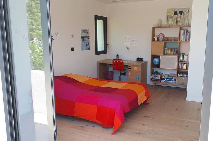 Location de vacances pour 8 personnes, avec jardin et terrasse dans La Pointe-Rouge - 3