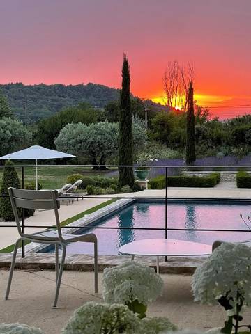 Maison d’hôte pour 2 personnes, avec vue ainsi que jardin et piscine dans le Luberon