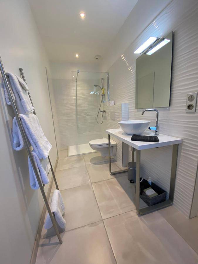 Chambre d’hôte pour 2 personnes, avec Balcon et Terrasse ainsi que Jardin et Piscine dans le Jura - 3