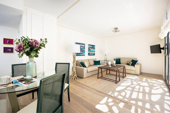 Entire apartment, Genteel Home Mateos Gago Terrace in Casco Antiguo, Sevilla