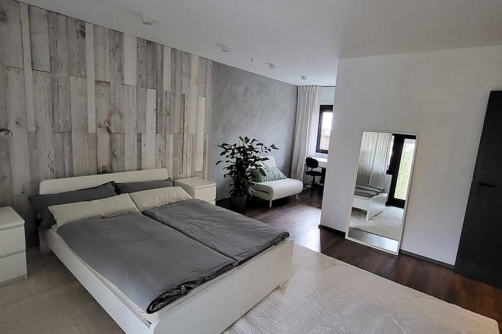 Architektenhaus am Waldrand mit Sauna in Schwabach, Frankenalb