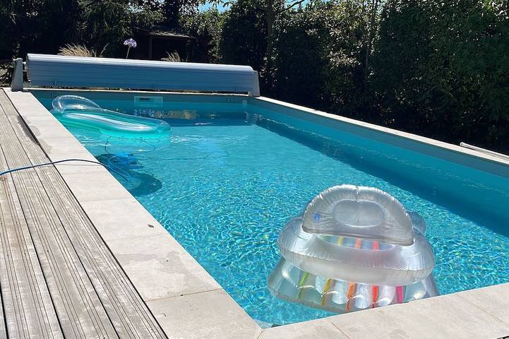 Location de vacances pour 8 personnes, avec jardin à Saint-Benoist-sur-Mer