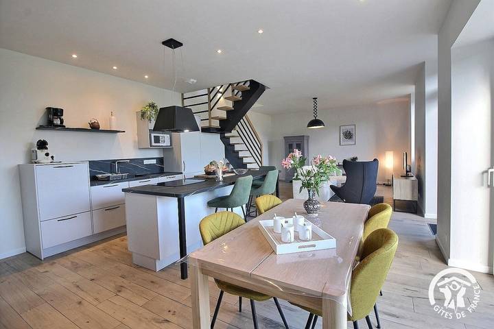 Gîte pour 4 personnes, avec terrasse et jardin à Trévou-Tréguignec - 2