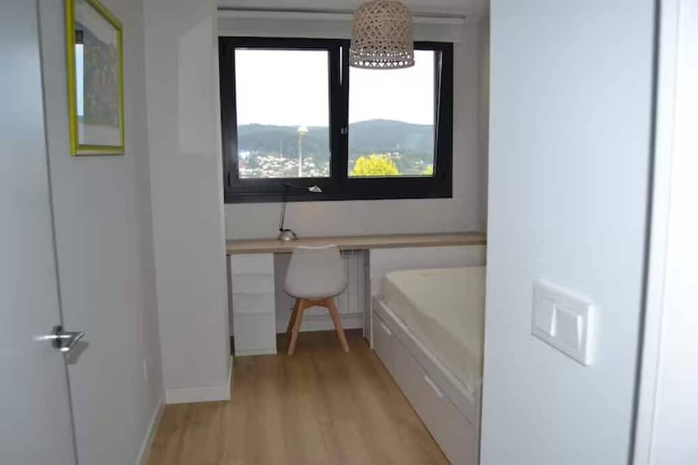 Entire apartment, Apartamento Nuevo en Ferrol, con Vistas y Garaje in Ferrol, Galician Coast