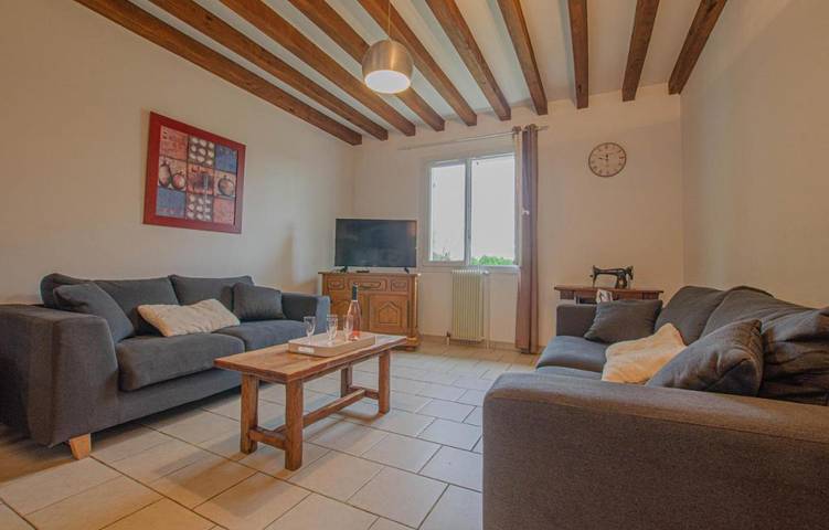 Location de vacances pour 6 personnes, avec jardin et terrasse à Laubressel - 4