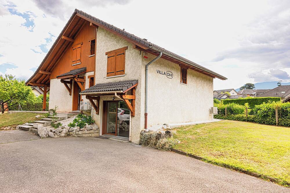Spacieuse villa avec jardin et parking au calme, proche Chambéry in Challes-les-Eaux, Région de Chambéry