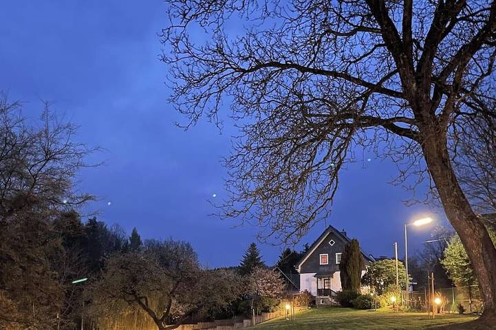 Ferienhaus für 8 Personen, mit Whirlpool und Terrasse sowie Garten und Sauna in Engelskirchen