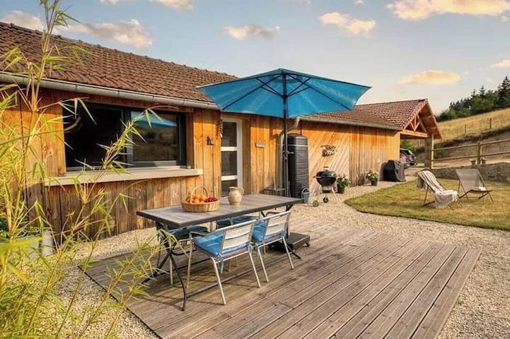 Location de vacances pour 3 personnes, avec Jardin à Saint-Vincent-de-Reins