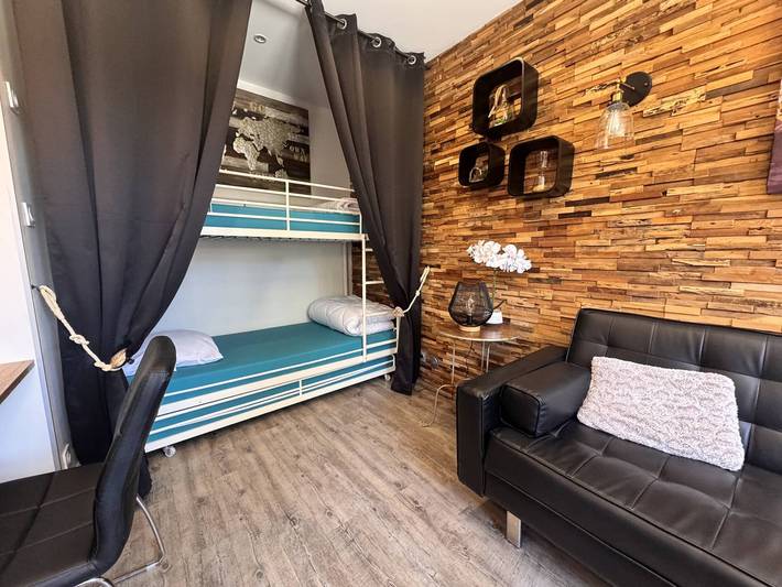 Appartement entier, Studio rénové calme, parking - 4 pers. in Six-Fours-les-Plages, Côte méditerranéenne (France)