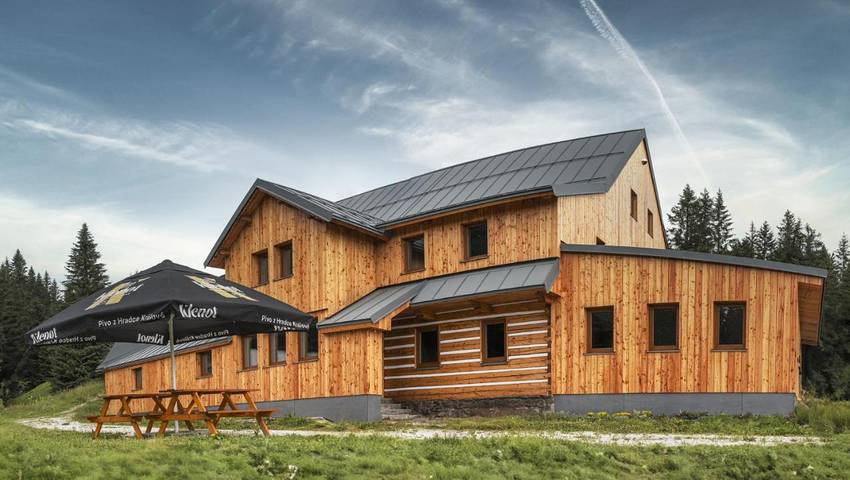 Apartament wakacyjny dla 20 osób, z Jacuzzi i Taras oraz Ogród i Basen w Jańskie Łaźnie