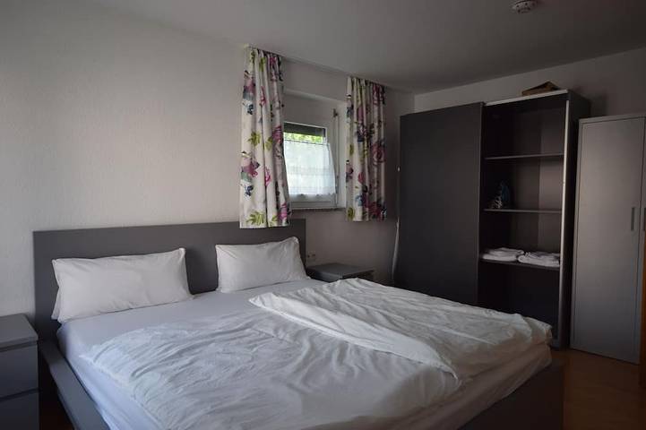 Ganze Wohnung, Große, zentrale Wohnung am Wielandpark mit Parkplatz in Biberach an der Riß, Landkreis Biberach