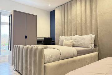 Glamping for 11 People in Birmingham, Birmingham Area, Photo 2