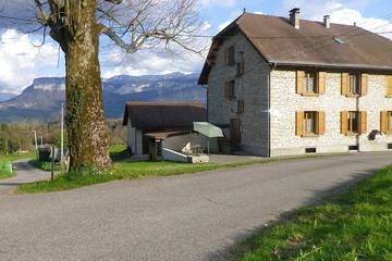 Gîte pour 4 personnes, avec jardin à Miribel-les-Échelles