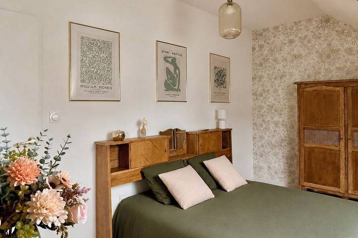 Two charming adjoining homes in the heart of a 340 m² property—sleeps 16 in Locmaria-Grand-Champ, Vannes und Umgebung