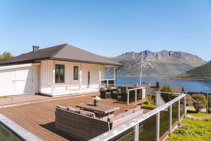 Villa für 10 Personen, mit Garten und Ausblick sowie Sauna, mit Haustier in Norwegen