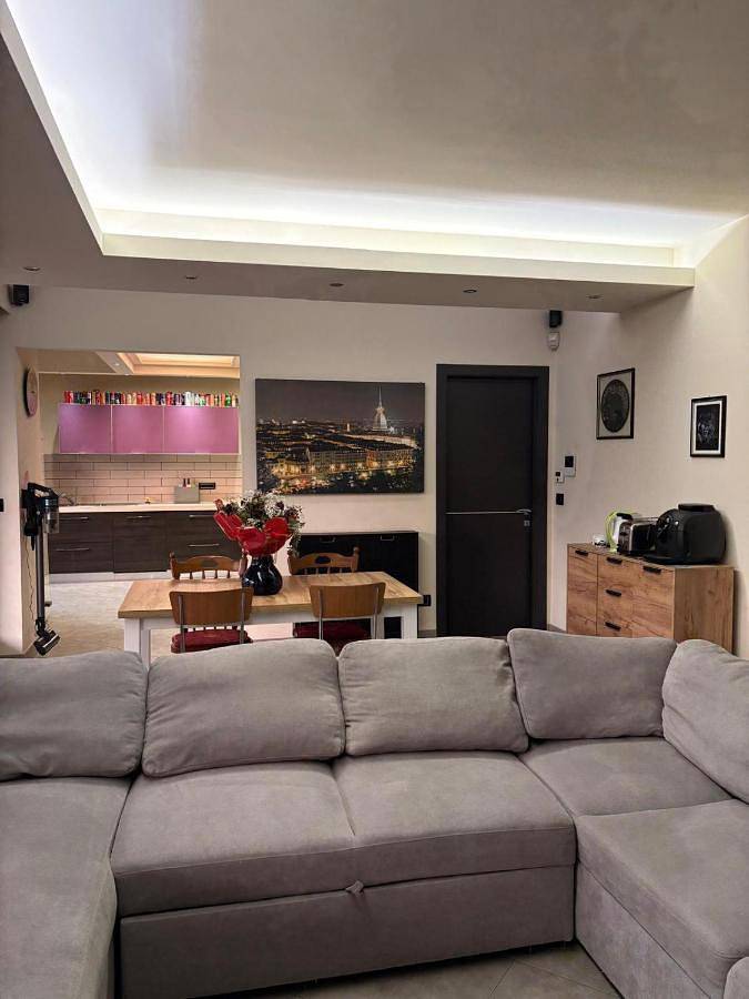 Location de vacances pour 3 personnes, avec jardin et vue, animaux acceptés à Chieri