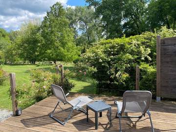 Gîte pour 4 personnes, avec vue et jardin à Saint-Alban-Auriolles
