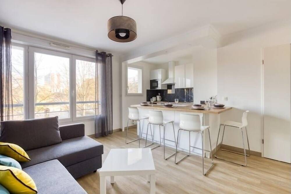 Entire apartment, Beautiful and comfortable 1Br apartment in Évry, 35 min to Paris in Évry-Courcouronnes, Essonne