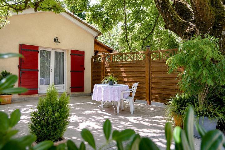 Ganzes Studio, Studio Le marronnier – Ruhiges, helles Studio mit Terrasse im Grünen in Meyreuil, Mittelmeerküste (Frankreich)