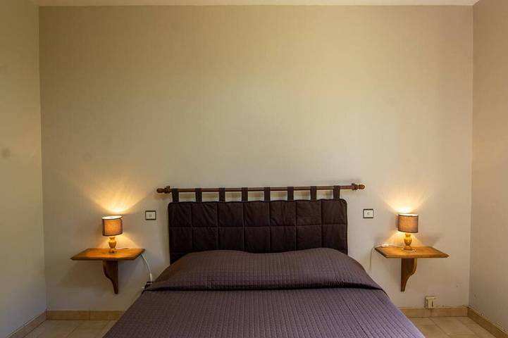 Gîte pour 5 personnes, avec jardin, animaux acceptés à Monplaisant - 3