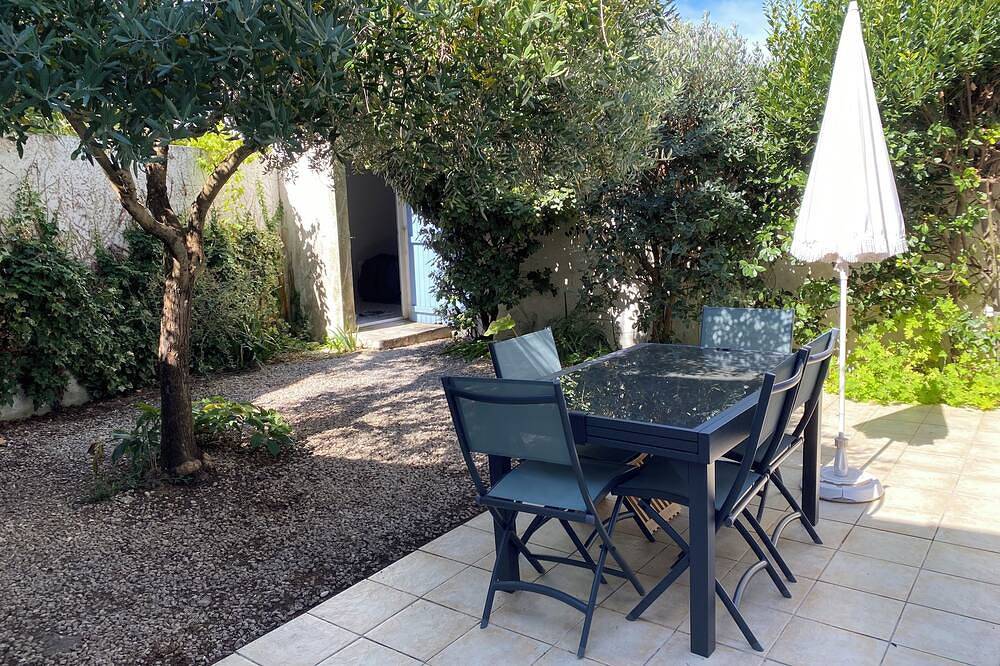 Bright single-storey house with enclosed garden in Les Portes-en-Ré in Les Portes-en-Ré, Ile de Re