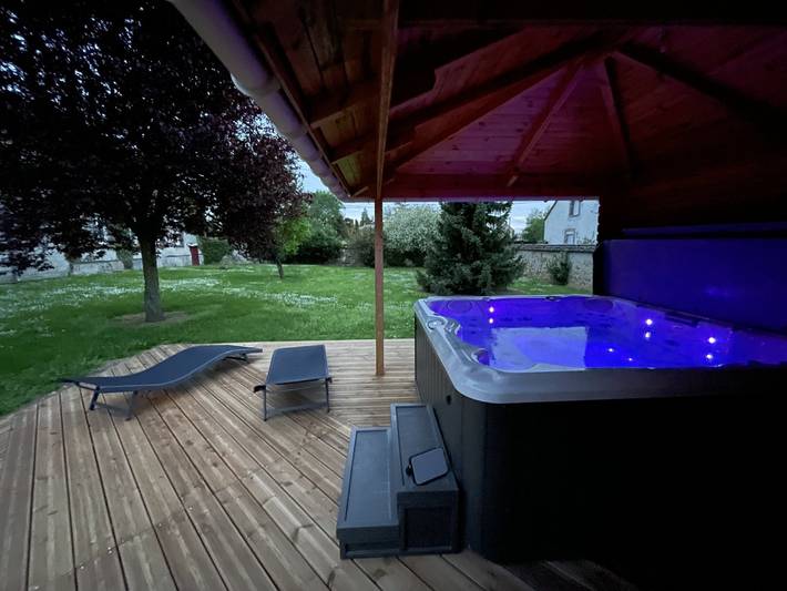 Gîte pour 6 personnes, avec jardin ainsi que jacuzzi et terrasse dans l' Aube - 3