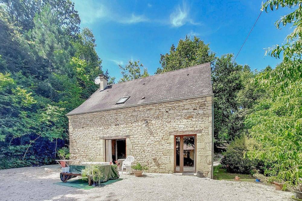 Lovely home in Paulin with kitchen in Paulin, Périgord Noir