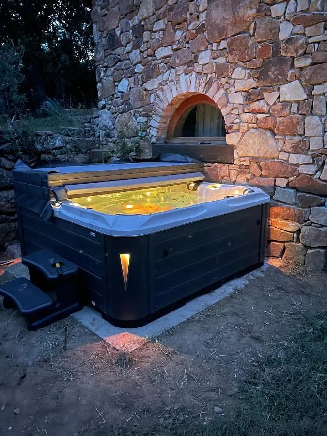 Casa de vacaciones para 2 personas, con jardín además de piscina y vistas, Se admiten mascotas - 1