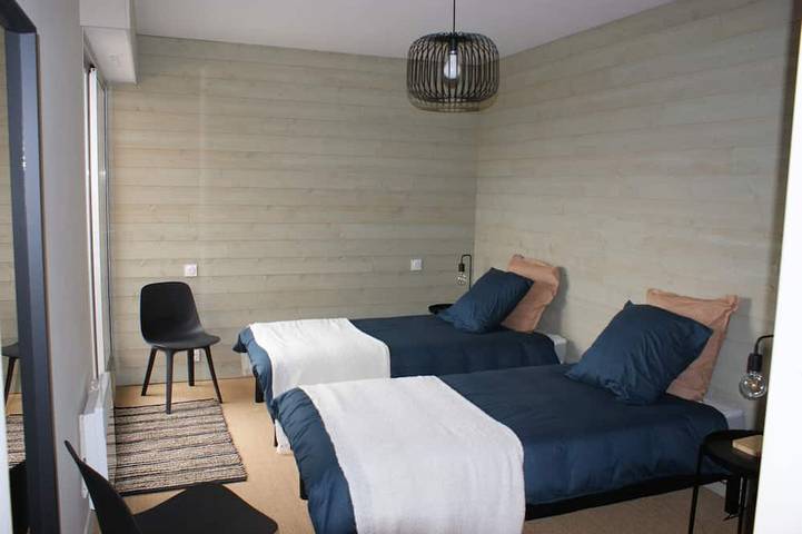 Ganze Wohnung, Large, bright, quiet apartment, not overlooked, close to town center. in Rodez, Aveyron