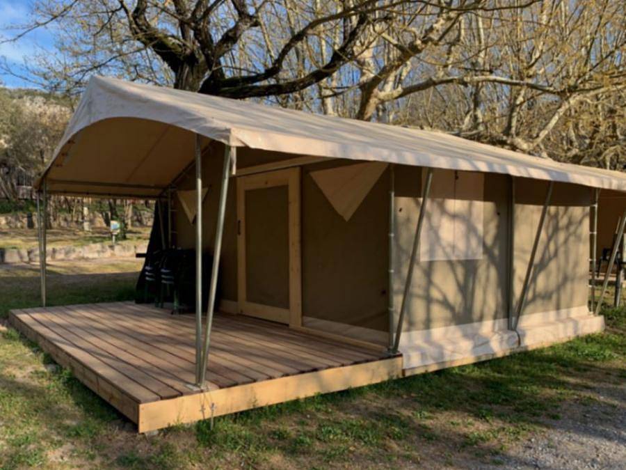 Camping La Rouviere - Bungalow toilé 4 personnes in Vallon-Pont-d'Arc, Gorges de l’Ardèche