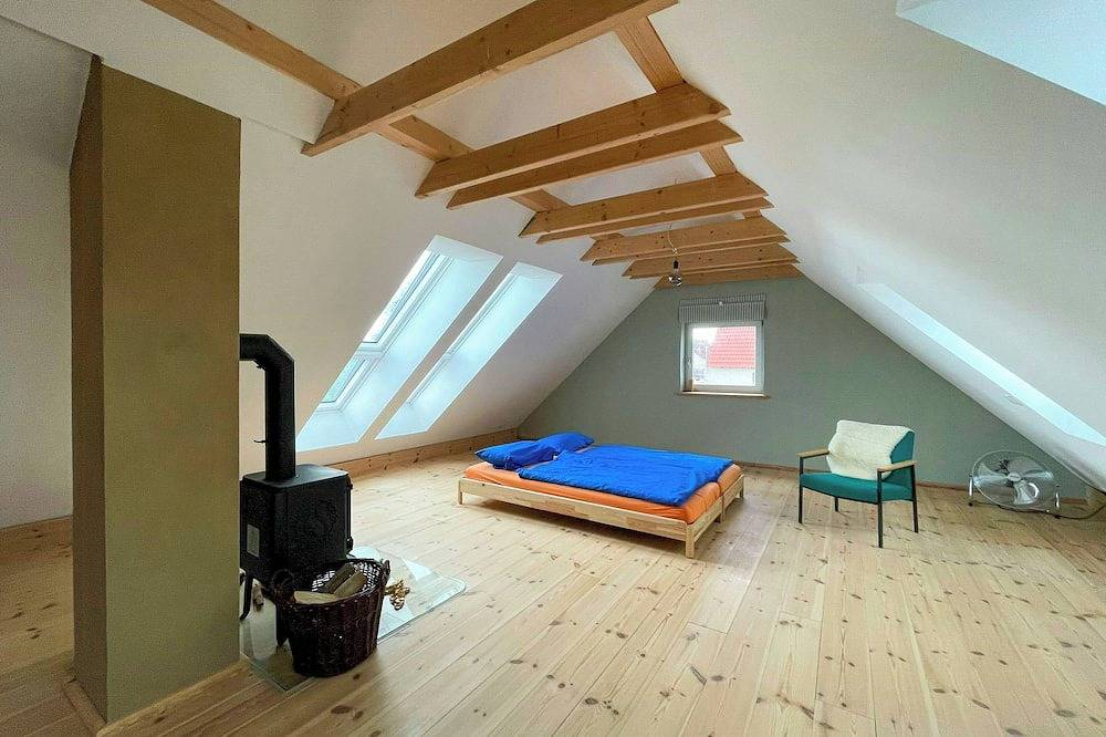 Ruhiges Studio-Refugium mit friedvollem Garten in Wenzlow, Mittelmark