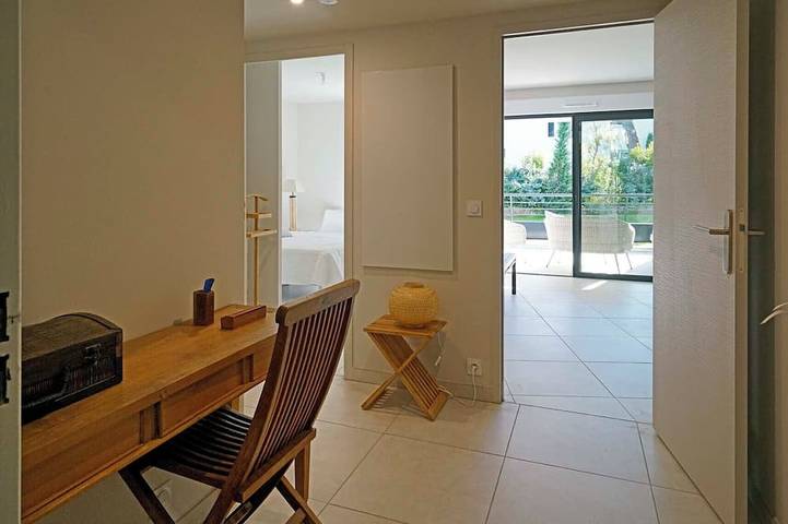 Gîte pour 4 personnes, avec jardin ainsi que terrasse et piscine dans Golf et Tennis Club de Valescure - 3