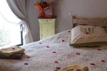 Gîte pour 9 personnes, avec jacuzzi et jardin à Bernis