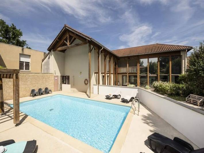 Appartement de vacances pour 6 personnes, avec piscine et terrasse, adapté aux familles