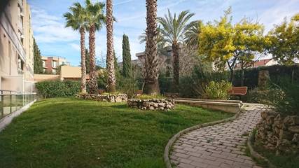 Gîte pour 2 personnes, avec vue et jardin dans Gare De Cannes