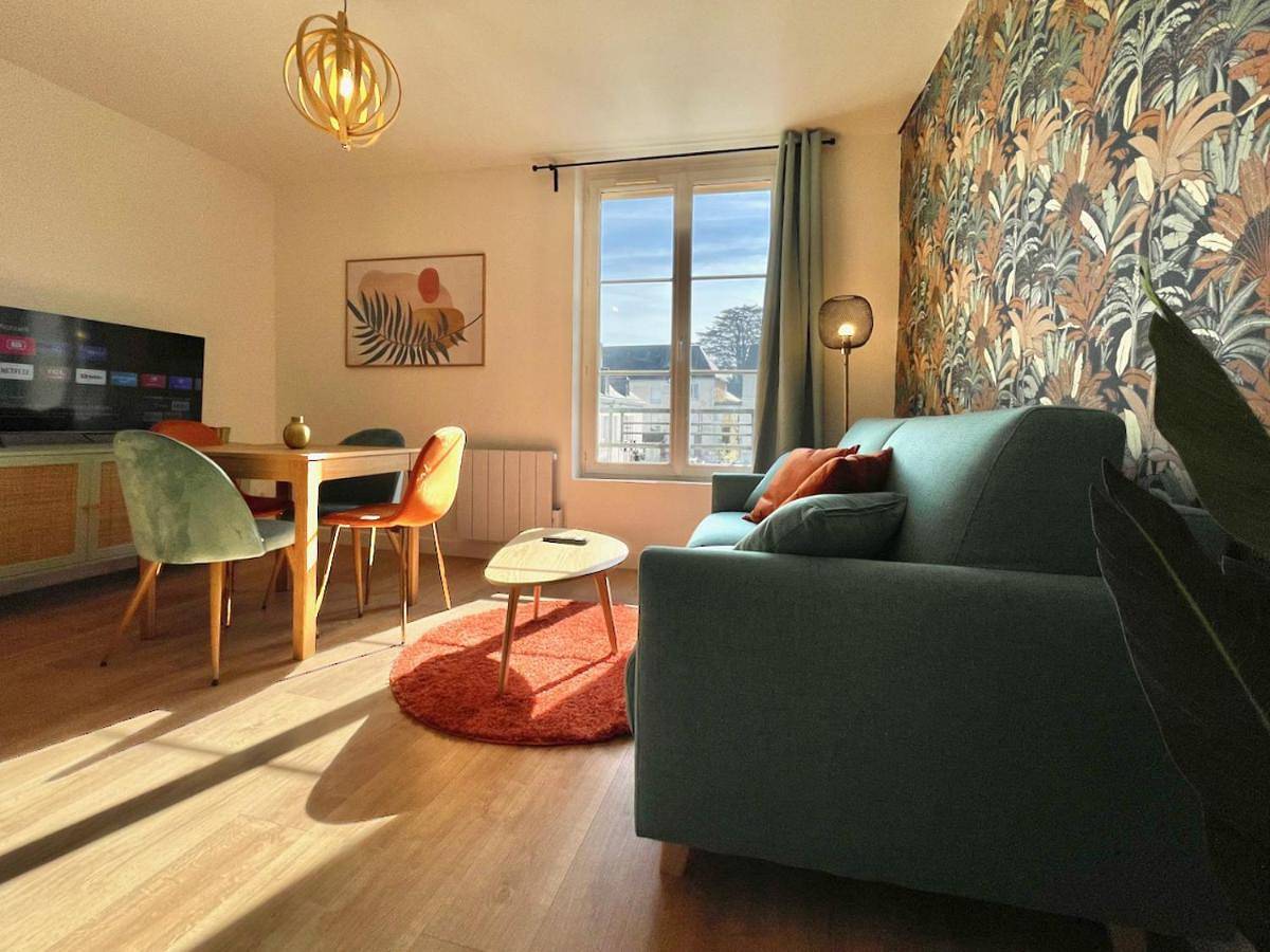 Appartement entier, One-Bedroom Apartment in Château-du-Loir, Vallée de la Loire