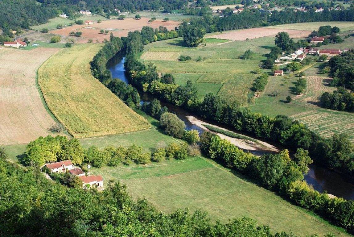 Disponible-49E- Rez Jardin Bord rivière / Lascaux Sarlat in Saint-Léon-sur-Vézère, Périgord Noir