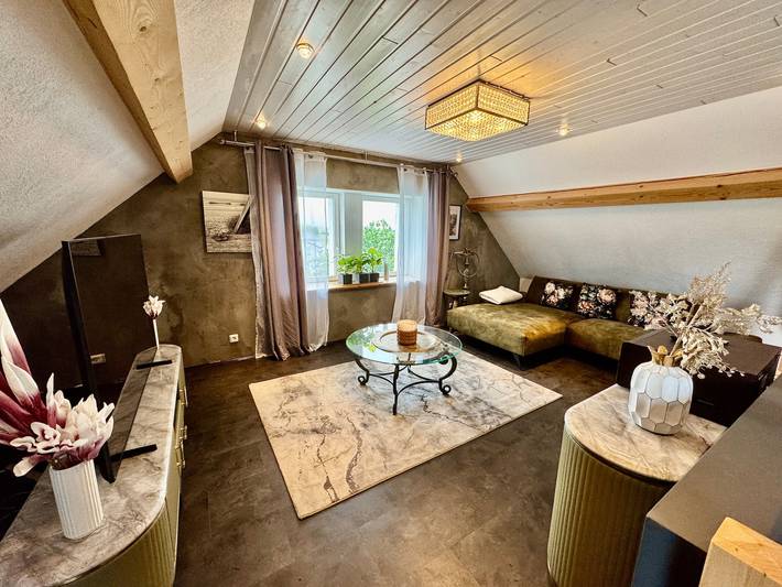 Ganze Wohnung, Ferienwohnung 'The Rooftop Of Lot54' mit privater Terrasse, privatem Garten und Wi-Fi in Feuerscheid, Eifelkreis Bitburg-Prüm