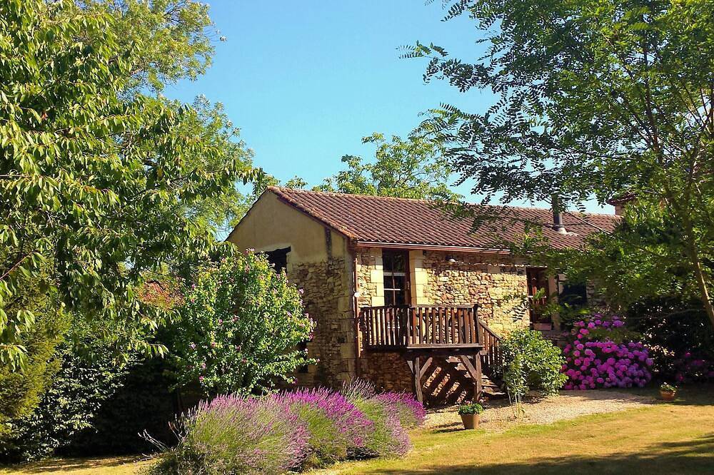 Gîte avec grand jardin au coeur des sites du Périgord. 2 à 6 pers in Villefranche-du-Périgord, Périgord Noir