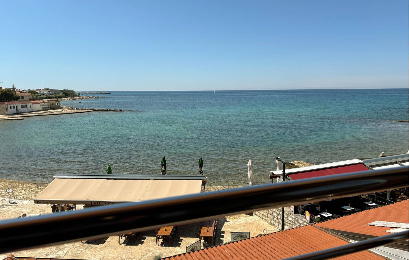 Appartement de vacances entier, Appartement confortable avec vue sur la mer, Wi-Fi et parking, à 500 m de la plage in Umag, Région d'Umag