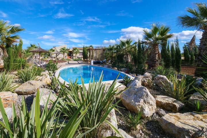Finca 'Melongos' met bergzicht, zwembad, Wi-Fi, terrassen en tuin in Inca, Mallorca Binnenland