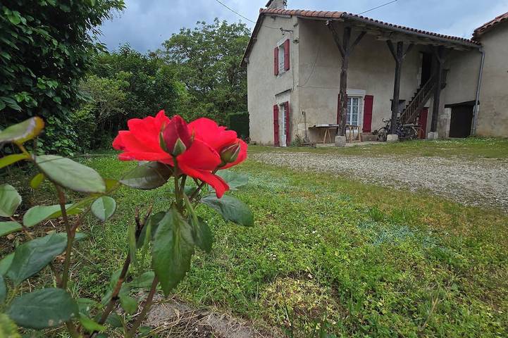 Location de vacances pour 6 personnes, avec Terrasse et Jardin à La Jemaye