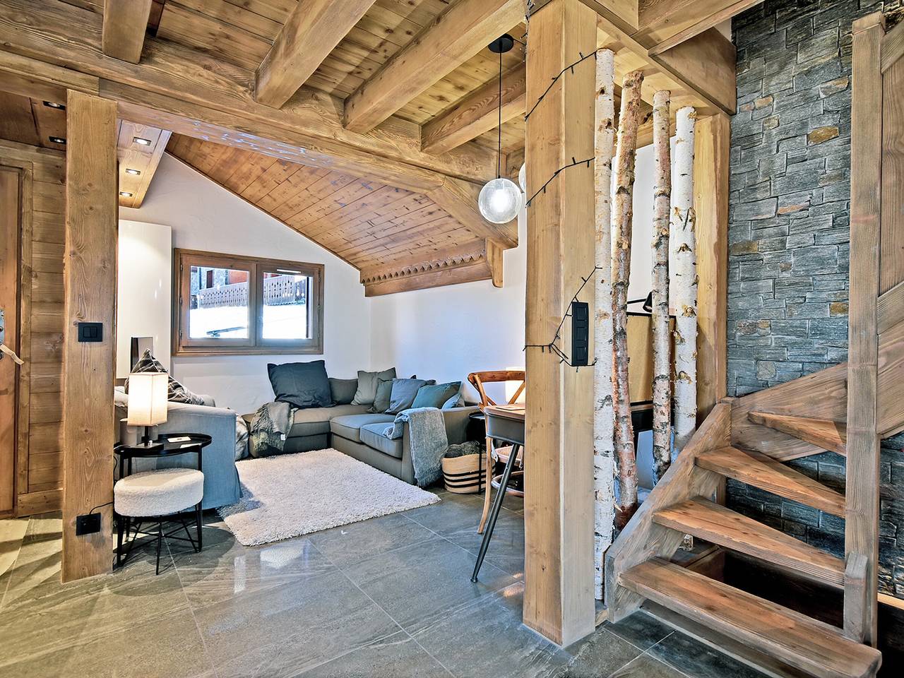 Chalet familial aux Menuires, sauna, parking, proche pistes de ski in Les Menuires, Saint-Martin-de-Belleville